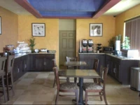 Pearsall Inn and Suites 2*