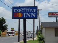 Executive Inn Pearsall 