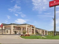 Ramada Pelham Hotel 