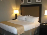 Holiday Inn and Suites East Peoria 