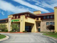 Holiday Inn Hotel Pewaukee-Milwaukee West 