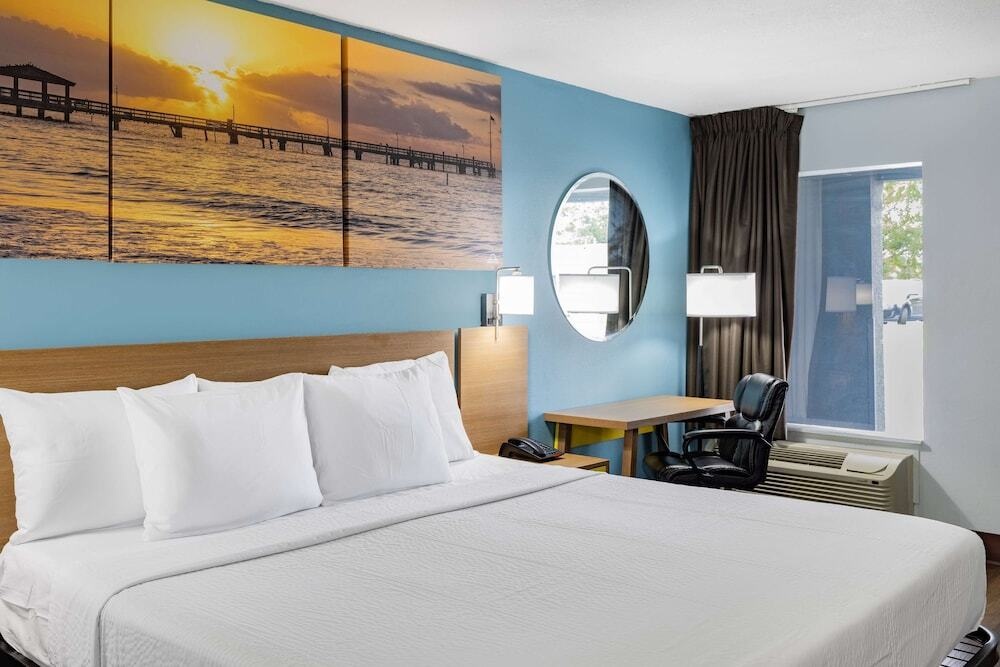 Days Inn Pensacola West 