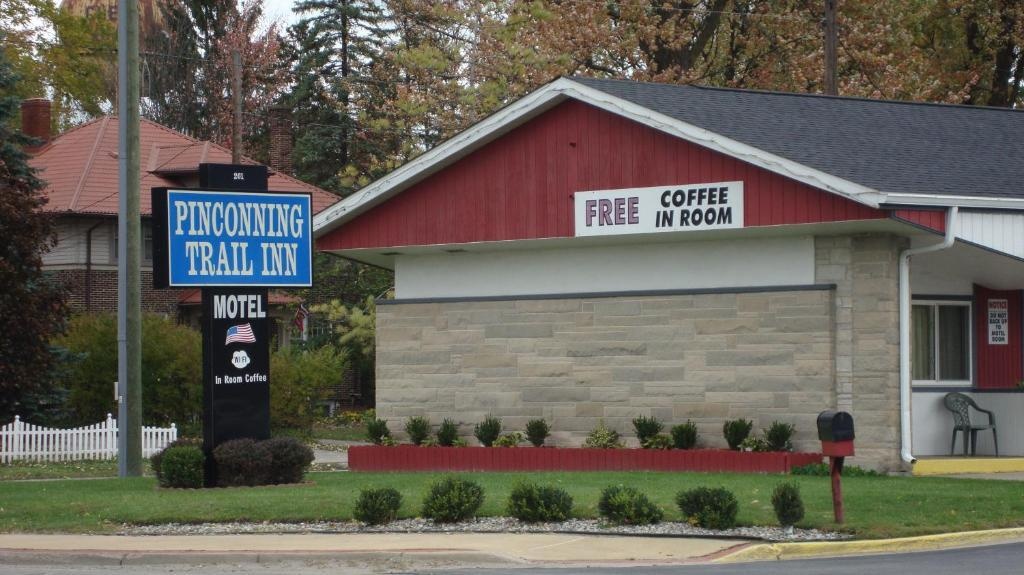 Pinconning Trail Inn Motel 