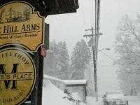 Pine Hill Arms Hotel 