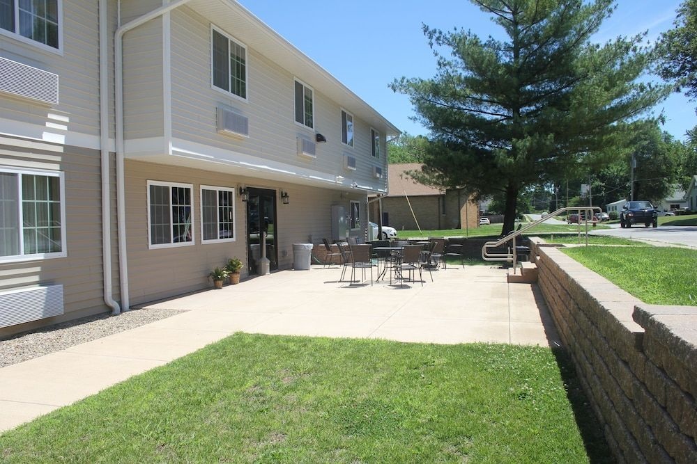 Green Acres Hotel 
