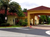 La Quinta Inn & Suites Fort Lauderdale Plantation 