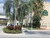 La Quinta Inn & Suites Plantation at Southwest 6th Street 