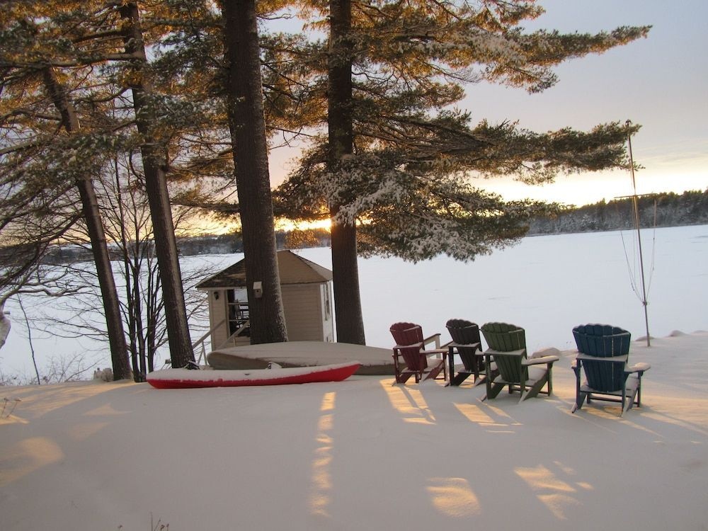 Wolf Cove Inn 