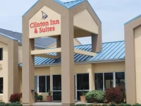 Clinton Inn & Suites 