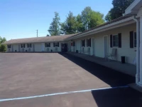 Potsdam Inn 
