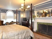 Edgewood Manor Inn Bed and Breakfast 