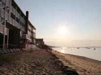 Surfside Hotel and Suites 