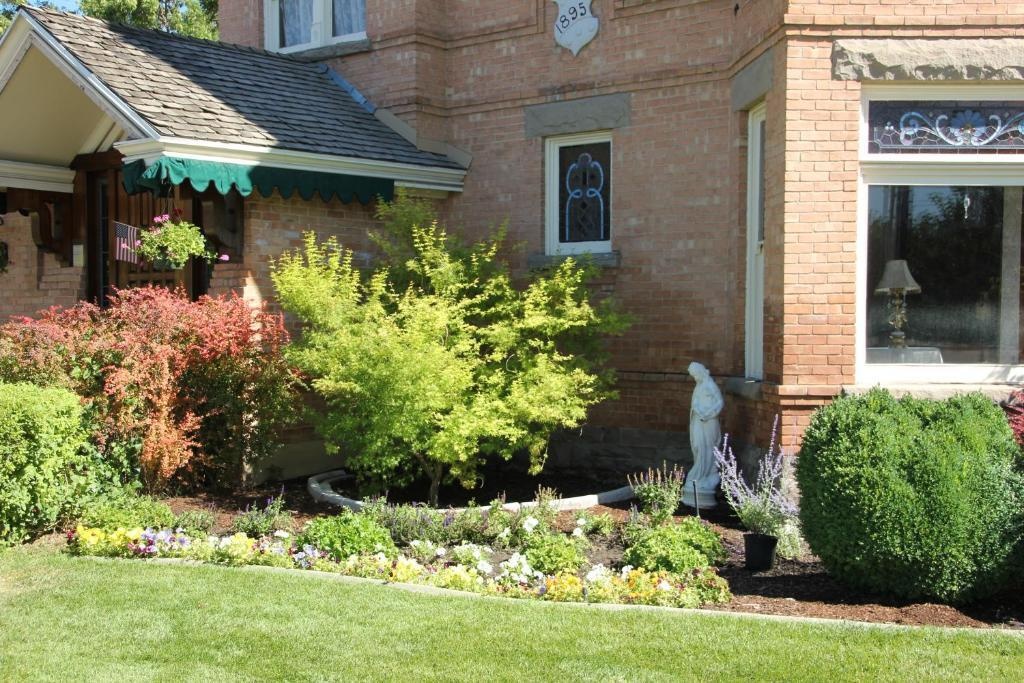 Hines Mansion 