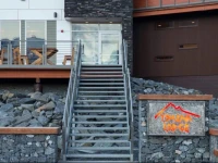 Tsaina Lodge 