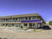 Motel 6 Pueblo - I-25 