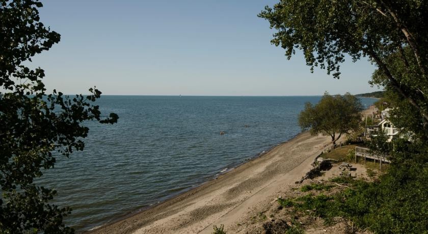 Brennan Beach Lakeview Park Model 3 