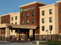 Holiday Inn Express & Suites Omaha South Ralston Arena 