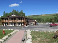 Beartooth Hideaway Inn & Cabins 