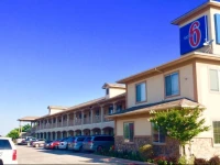 Motel 6 Rhome 