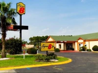 Super 8 Richmond Hill 