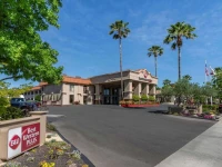 Best Western PLUS Hilltop Inn 3*