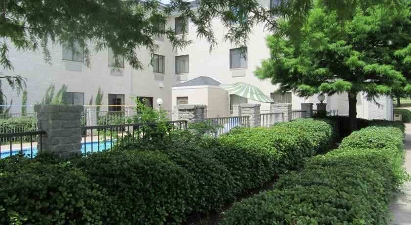Denton Creek Inn 