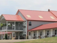 Golden Knight Inn and Suites 