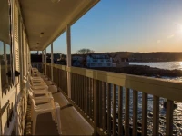 Bearskin Neck Motor Lodge 