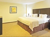 Holiday Inn and Suites Rogers at Pinnacle Hills 