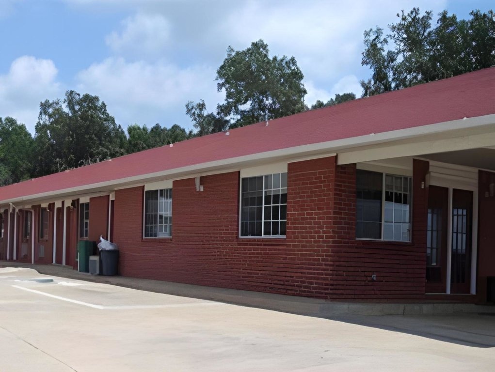 Razorback Inn 