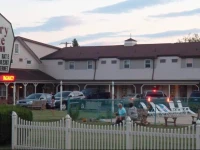 Cherry Lane Motor Inn Amish Country 