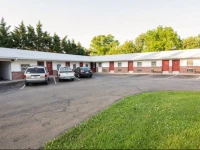 Dutch Treat Motel 
