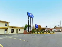 Rumford Motor Inn 