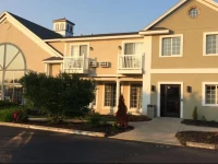 Baymont Inn & Suites St. Ignace Lakefront 