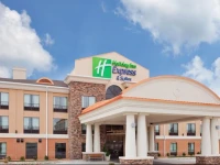 Holiday Inn Express Hotel and Suites Saint Robert 
