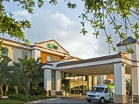 Holiday Inn Express and Suites New Orleans Airport 