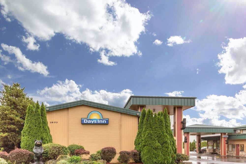 Days Inn Black Bear 