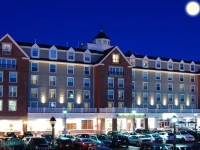 Salem Waterfront Hotel & Suites 