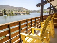 Lakehouse Hotel and Resort 