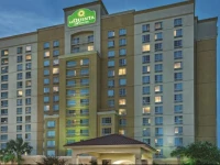 La Quinta Inn & Suites San Antonio Riverwalk 