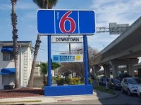 Motel 6 San Antonio Downtown - Riverwalk 