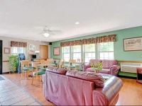 University Inn and Suites 