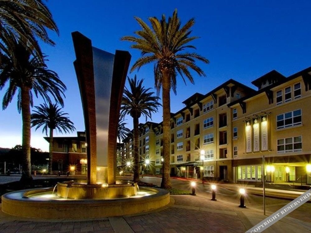 Global Luxury Suites at Commodore Drive 