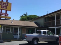 Ritz Inn 