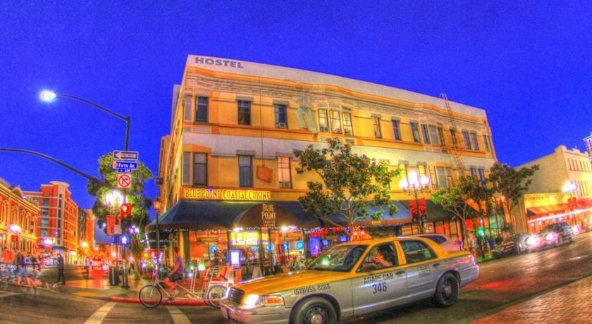 HI - San Diego Downtown Hostel 
