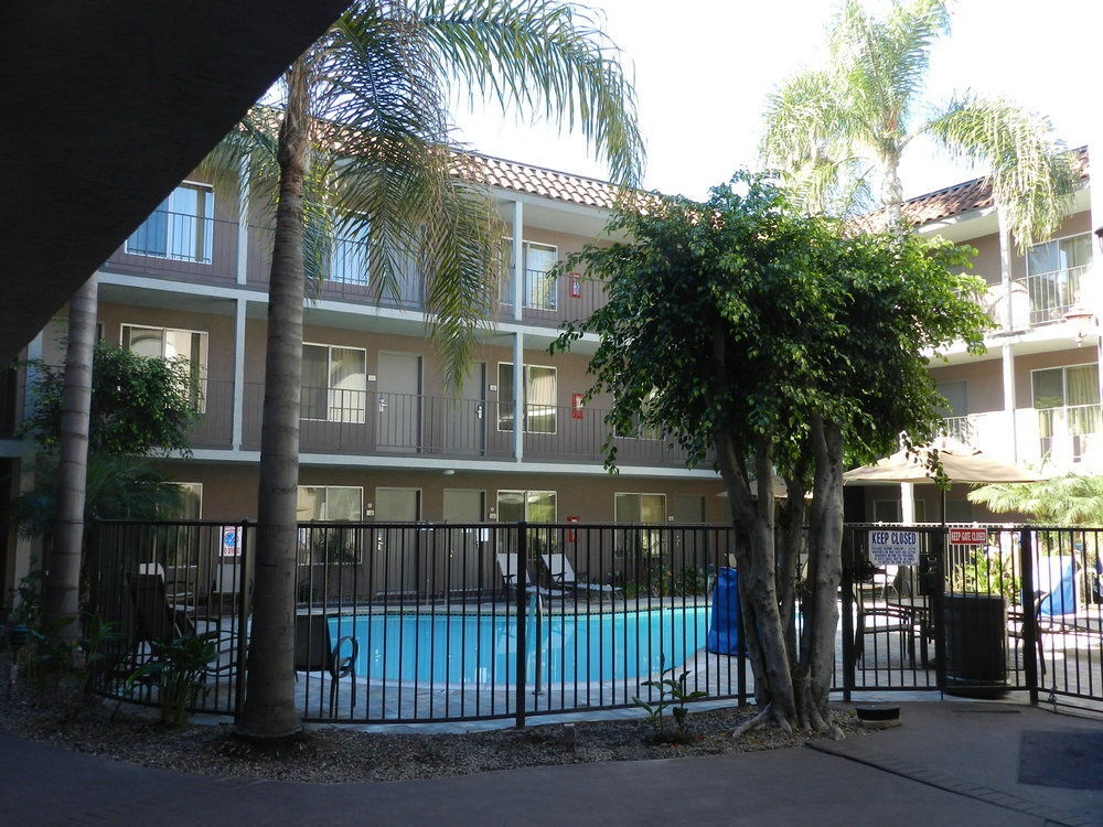 Days Inn San Diego Near Sea World 