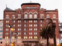 Harbor Court Hotel 