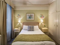 Cornell Hotel de France 