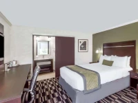 Wyndham Garden San Jose Airport 3*