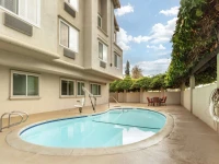 Best Western PLUS Airport Plaza 